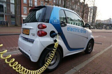 How Fast Can You Charge an Electric Vehicle?