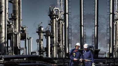 Controlling corrosion: A new method to measure the TAN in crude oil and refinery distillation fractions