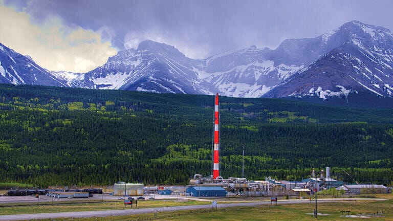 H2S splitting to produce Hydrogen from sour gas