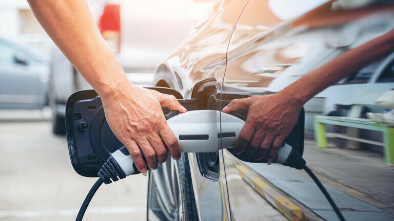 Recent technological advances in lubricants and greases used in electric vehicles 