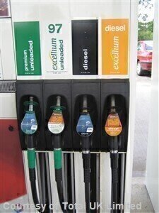 UK downstream oil industry drops fuel prices further