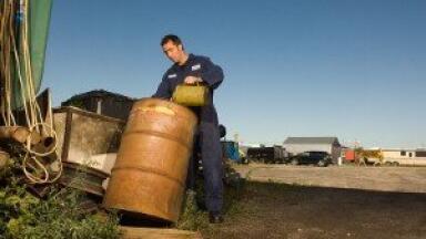 Yellowstone oil spill moves into cleanup phase