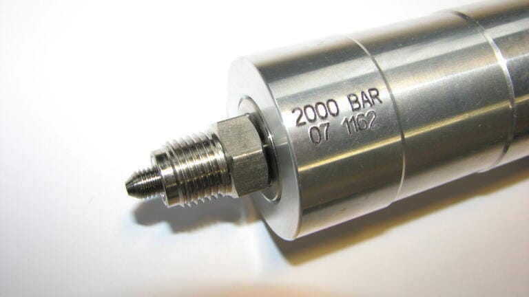 PT EEXi with ¼ AEHP thread
for high pressure applications
