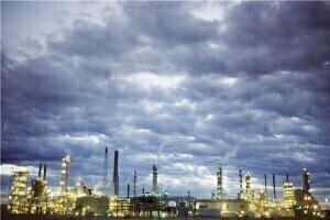 Oil refinery releases toxic chemicals