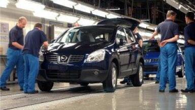 UK car manufacturers reduce emissions by 13 per cent