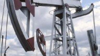 US oil rigs drilling for natural gas drops to lowest level in 13 years