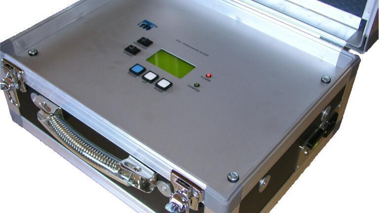 Rugged portable analyser