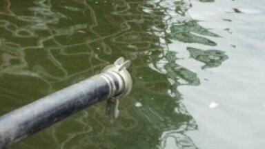 Oil spills into South Platte River