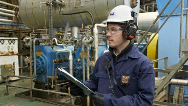 Detecting benzene and total aromatic compounds (TACs) within petrochemical environments