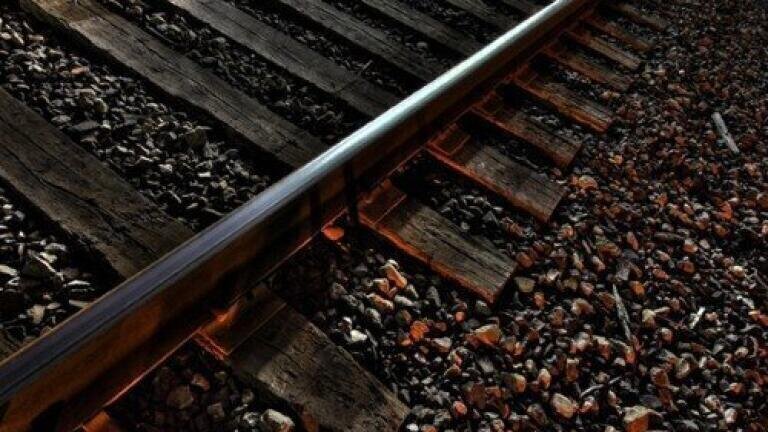 Crude oil spilled from rail car in Minnesota