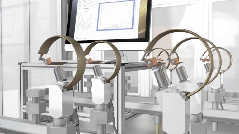 The Bourdon tubes are checked for leaks and undergo an overpressure cycle to eliminate tensions in the material.
