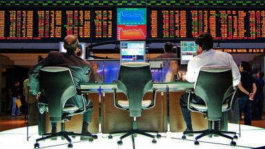 If Oil Prices are Low Should I Buy Stocks?