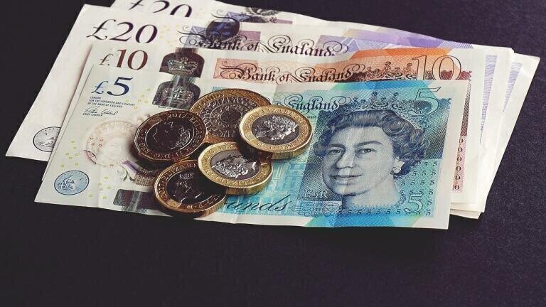 How Are the Low Oil Prices Affecting the Great British Pound?