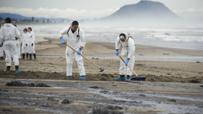 Tracking the 2015 California Oil Spill Clean Up