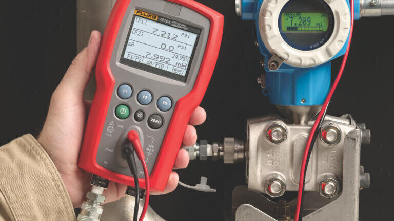 New Dual-Range Pressure Calibrator for Gas Custody Transfer Measurements in Intrinsically Safe Environments