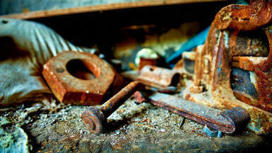 How Does Oiling Prevent Rusting?