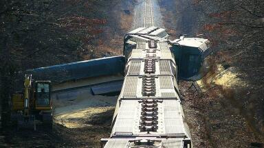 Oregon Train Derailment Sparks Protest and Oil Sheen on Columbia River
