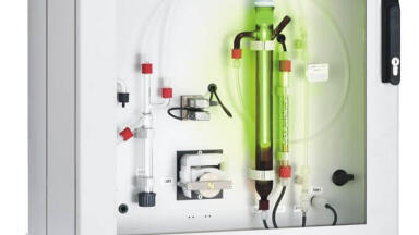 TOC analysis with UV oxidation