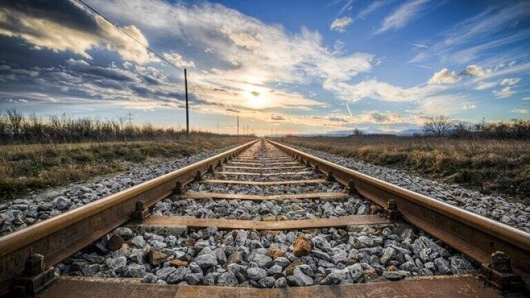Why Has the US Reverted to Oil Trains?