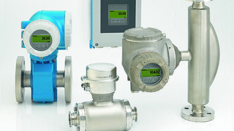 Coriolis and electromagnetic flow instruments optimised for maximum safety, enhanced measurement quality and device accessibility.