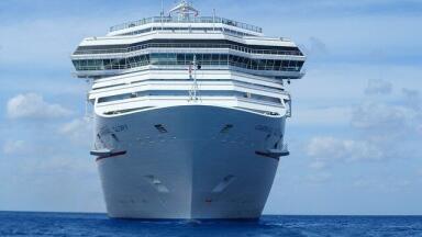 Should Shipping Companies Switch to LNG?