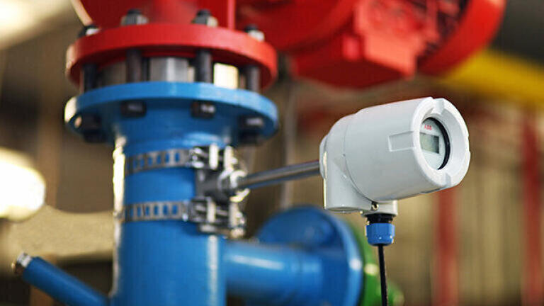 New, highly accurate, non-invasive temperature sensor