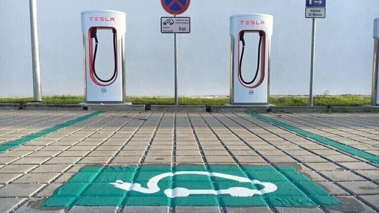 Can EVs Compete with Petrol Supercars?