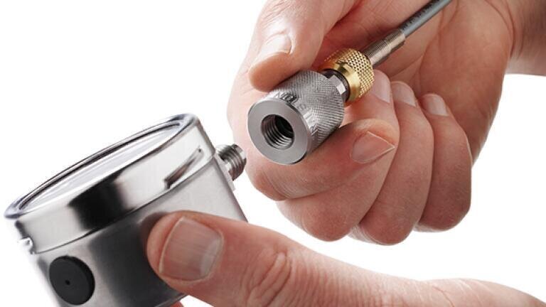 Quick, simple and leak-free connections for pressure testing, calibration and leak testing