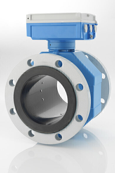 World’s first electromagnetic flowmeter without measuring tube restriction