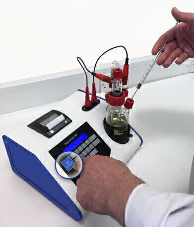 Measuring ppm water in petroleum products using Aquamax KF