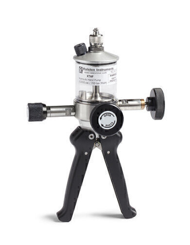 10,000 psi / 70 MPa Hydraulic hand pump for calibration and testing at oilfield applications