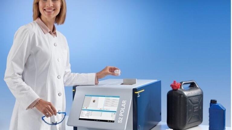 Fig. 2. Easy-to-use EDXRF S2 POLAR with integrated TouchScreen