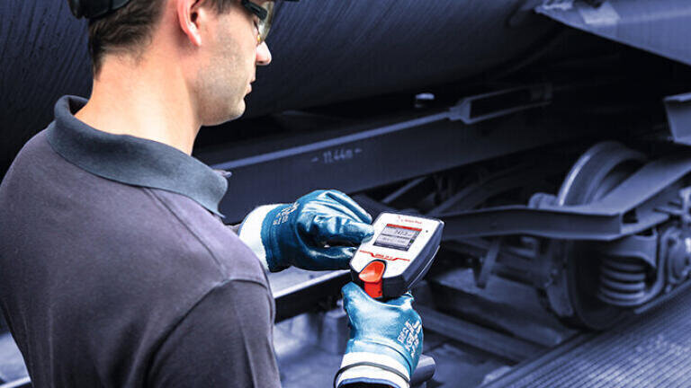 The only intrinsically safe hand-held density meter for the petroleum market