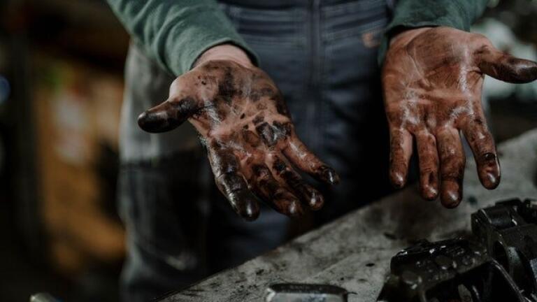 What Are the Characteristics of a Good Lubricant?