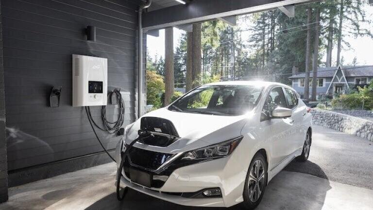 Fuel Cells vs Batteries - What's the Difference?