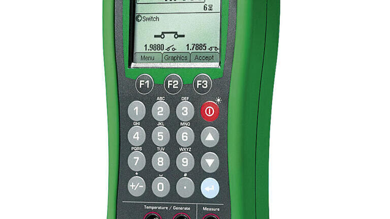 Calibration is accurate and fast with the new compact-sized Documenting Process Calibrator