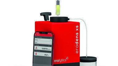 5-digit precision density meter for onsite analysis in the petroleum and chemical sectors