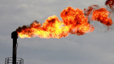 Using Pyrolysis to convert flaring gases into clean Hydrogen and solid carbon