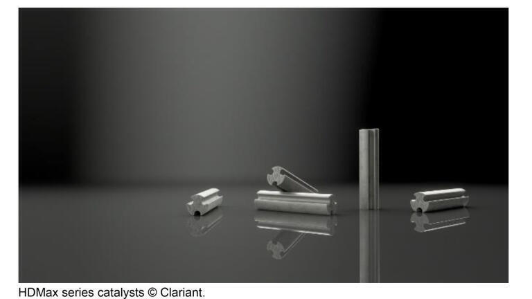 Purifying pyrolysis oil derived from mixed plastic waste