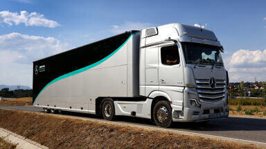 Mercedes-AMG PETRONAS F1 Team Aims for Significant Emissions Reduction and Carbon Savings with Biofuel Adoption