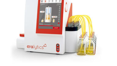 Simultaneous measurement of vapour pressure and density with a single portable analyser