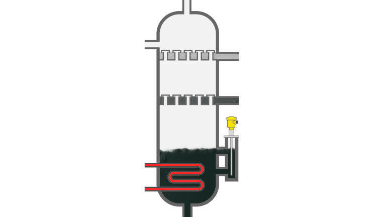 VEGAFLEX 86 guided radar level sensors are used in the bypass tube on the side of the hydrocarbon column.